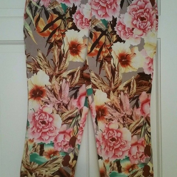 🎀 4/$25 Dalia Collection floral pants, size 4 - Picture 3 of 7